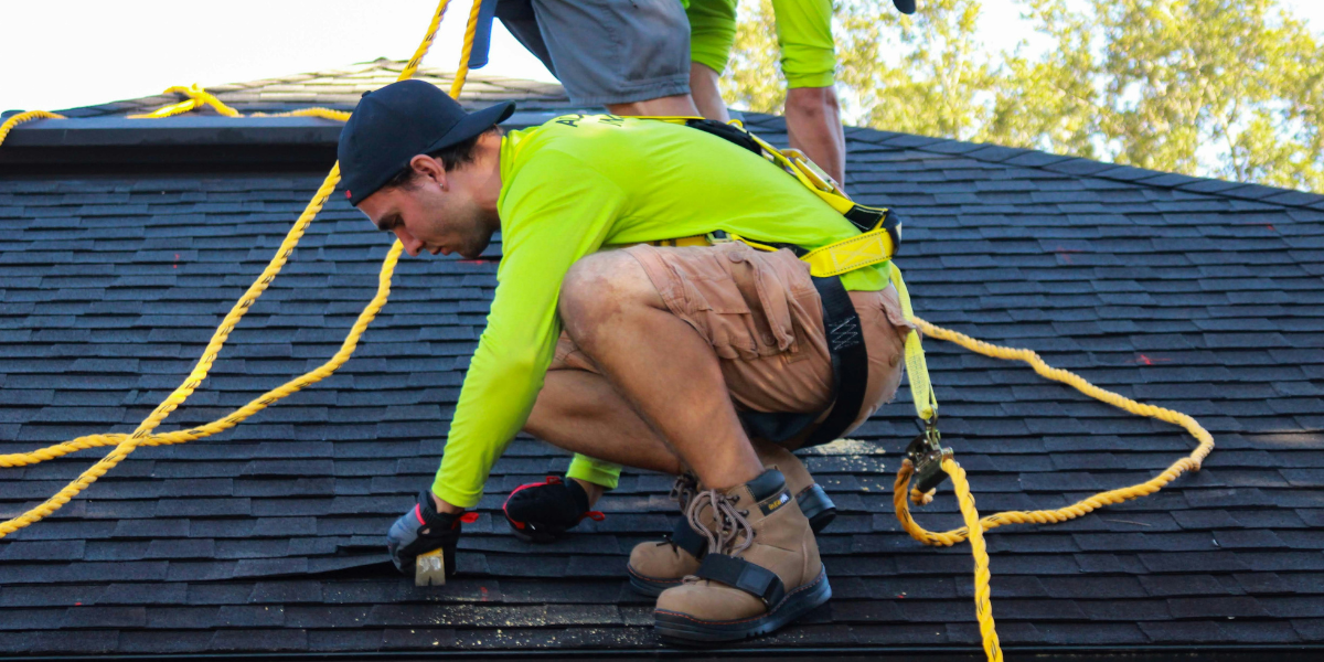 7 Clear Indicators That It’s Time to Replace Your Roof