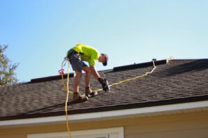 Repair or Replace Your Roof? A Florida Homeowner’s Decision Guide